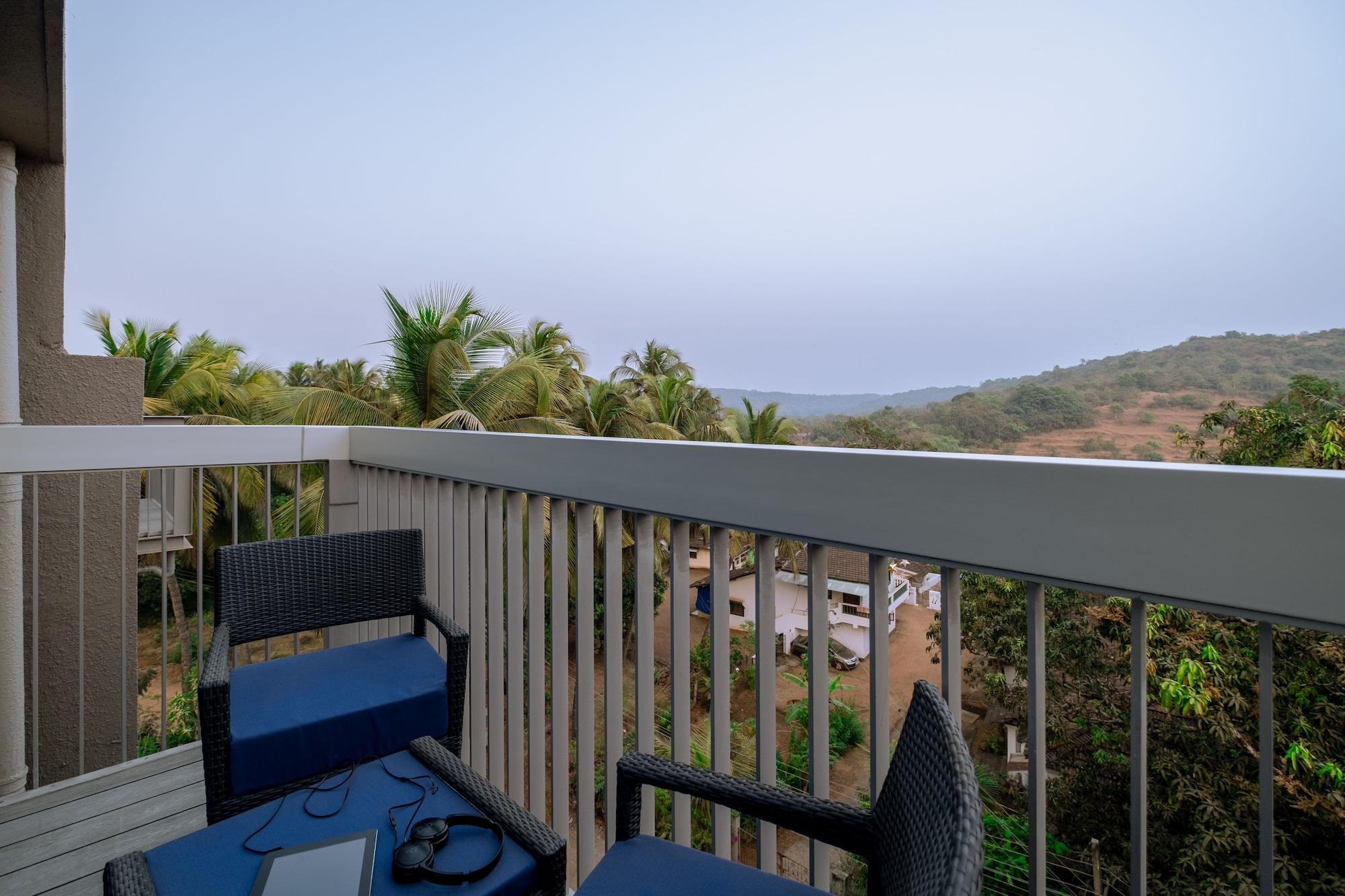 Hyatt Centric Candolim Goa Exterior foto View from the balcony of a hotel in Goa, India