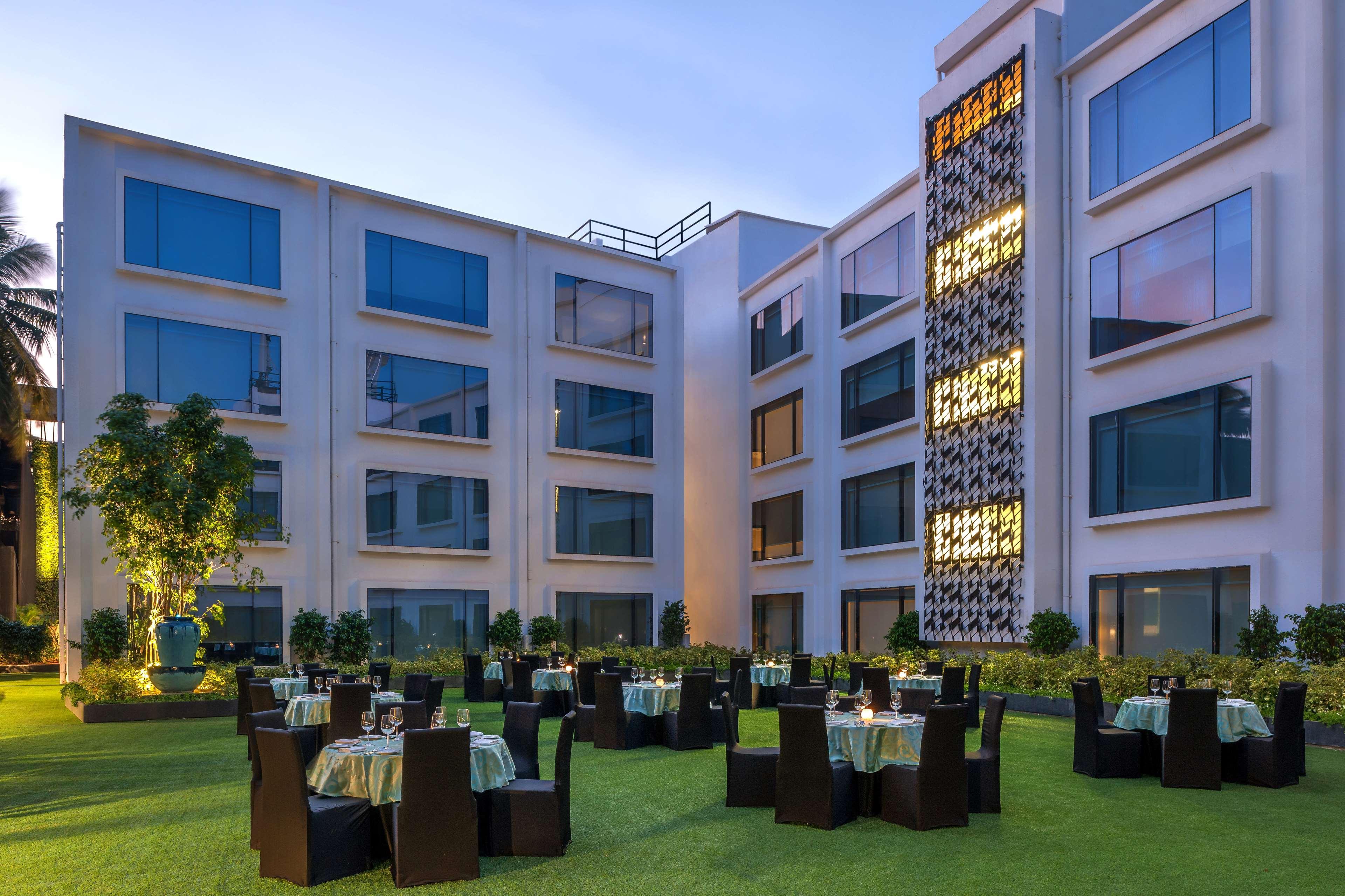 Hyatt Centric Candolim Goa Exterior foto The Park, New Delhi