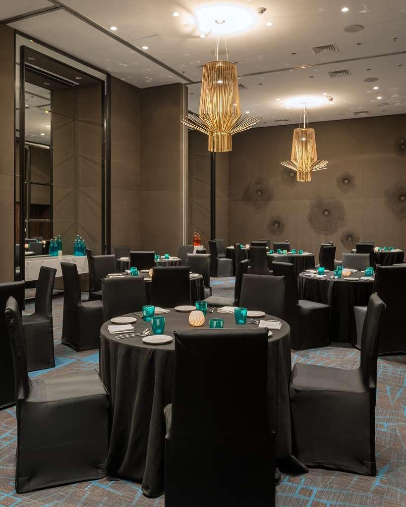 Hyatt Centric Candolim Goa Einrichtungen foto The ballroom at the hotel